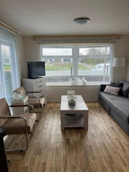 Chalet + Tiny House Nabij Strand Petten Εξωτερικό φωτογραφία