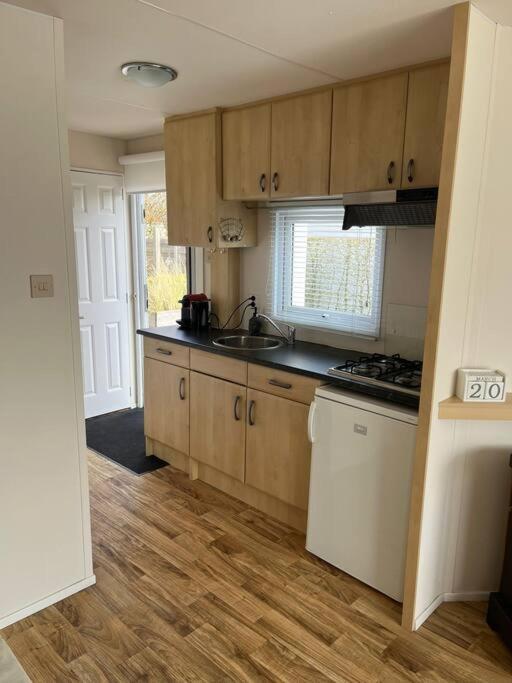 Chalet + Tiny House Nabij Strand Petten Εξωτερικό φωτογραφία