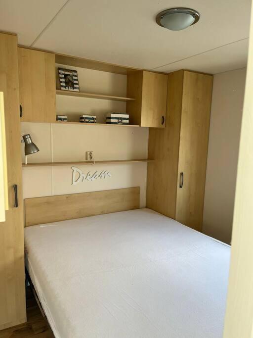 Chalet + Tiny House Nabij Strand Petten Εξωτερικό φωτογραφία